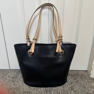 Michael Kors Jet Set Travel Black Shoulder Leather Bag